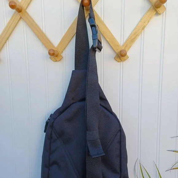 Timbuk2 Vapor Sling Crossbody Bag Black New Padded Pockets Tote One Shoulder - Picture 6 of 9